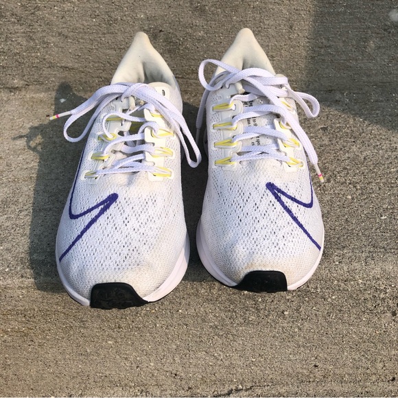 Nike Sneakers WMNS Air Zoom Pegasus 36 White Psychic Purple 7.5 - Picture 2 of 16